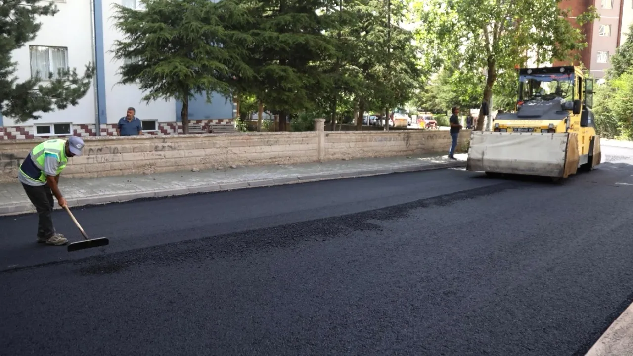 Kayseri Melikgazi'den ulaşımı rahatlatacak asfalt çalışması