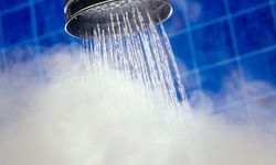 Araştırma: Sıcak duşun zararları saymakla bitmiyor