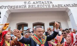Antalya sokakları Yörük göçüyle şenlendi