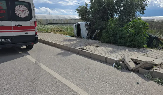 Antalya Kumluca'da trafik kazası: 2 yaralı