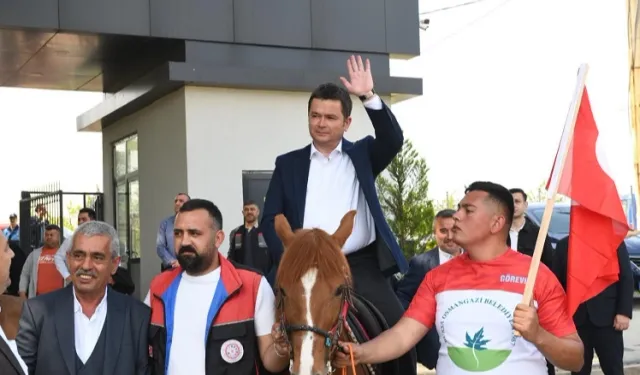 Bursa Osmangazi’de geleneksel rahvan at koşusu coşkusu