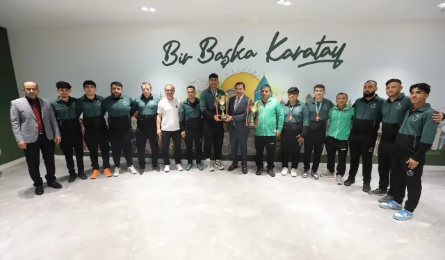Konya Karatay'da başarılı sporcular makamda