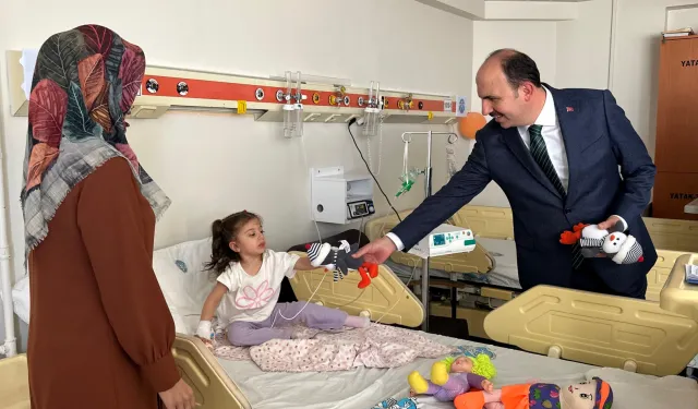 Konya'da Başka Altay'dan hasta ziyareti