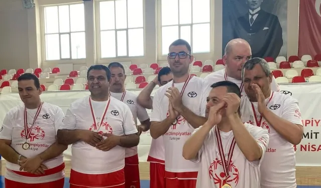 Özel çocuklar altın madalyaları Ayvalık’a getirdi