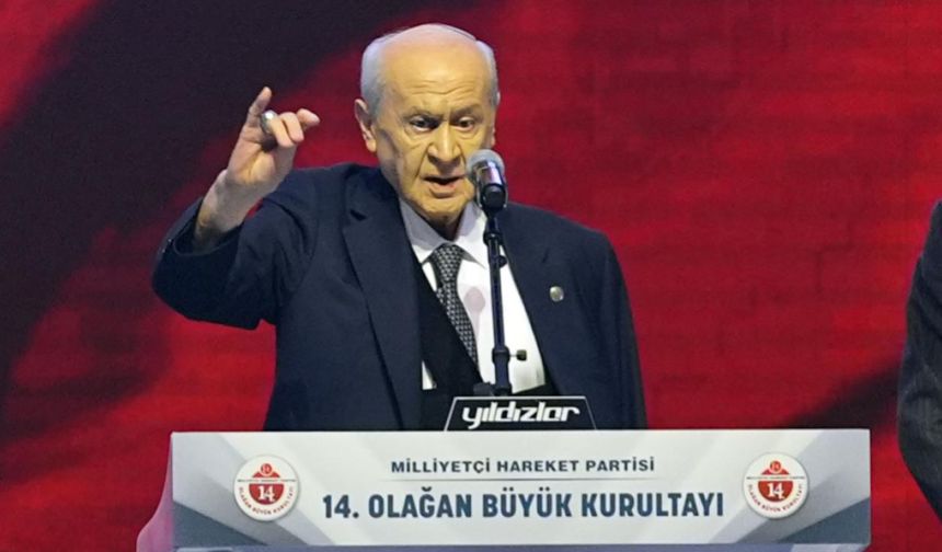 Devlet Bahçeli kurultayda 1295 oyun tamamını alarak 11. kez MHP Genel Başkanı seçildi.