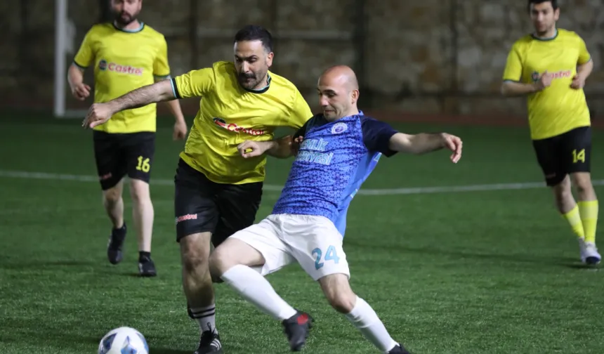Bursa Gemlik Emek Turnuvası iki maçla başladı