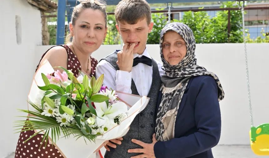 Manisa'da Anneler Günü’nde mutlu eden destek
