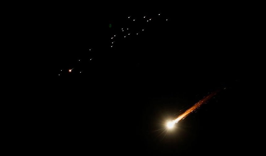 İran İsrail'e füze saldırısı başlattı, sirenler çaldı