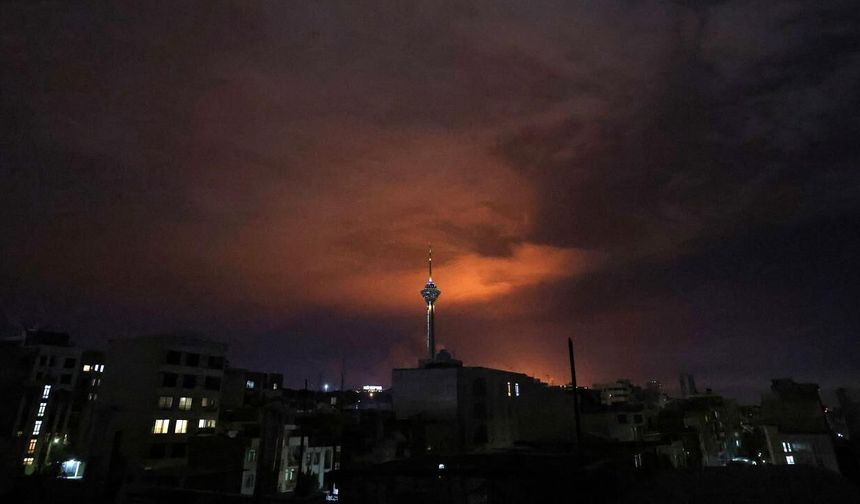 İran medyası: Tahran'da patlama sesleri duyuldu