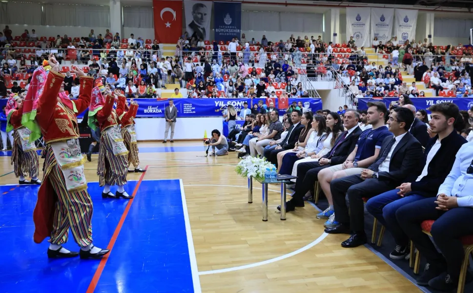 İBB yurtlarında mezuniyet coşkusu