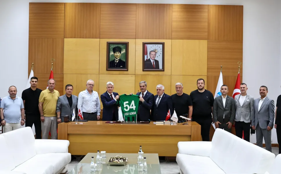 Sakaryaspor yönetimi Başkan Alemdar’ı ziyaret etti