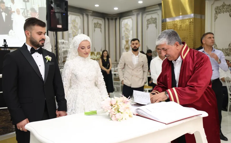 Dilovası'nda Yaşar ve Tiryaki ailelerinin mutlu günü